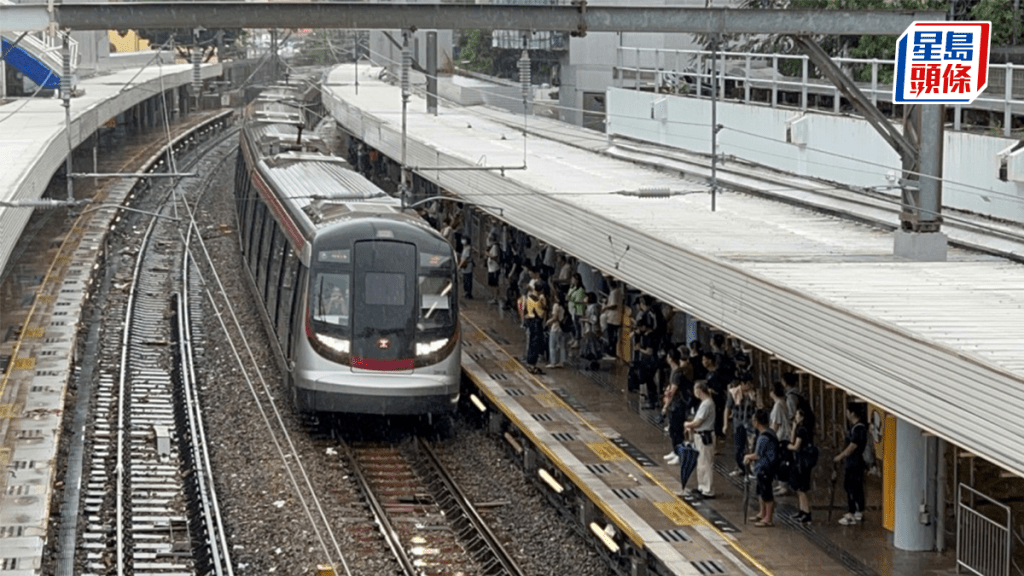 港鐵2.24元宵推半價優惠  市民搭車往返內地同樣有得減。資料圖片