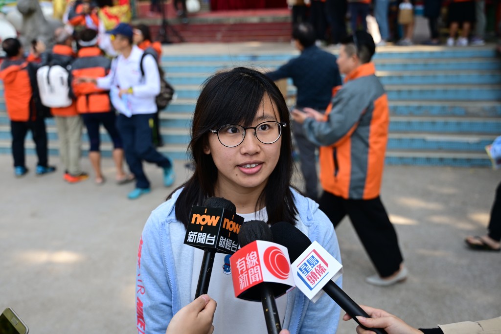 女子公開組冠軍得主是24歲的王雪詠，她表示今年沒有疫情限制，有更多朋友一起參加很開心。