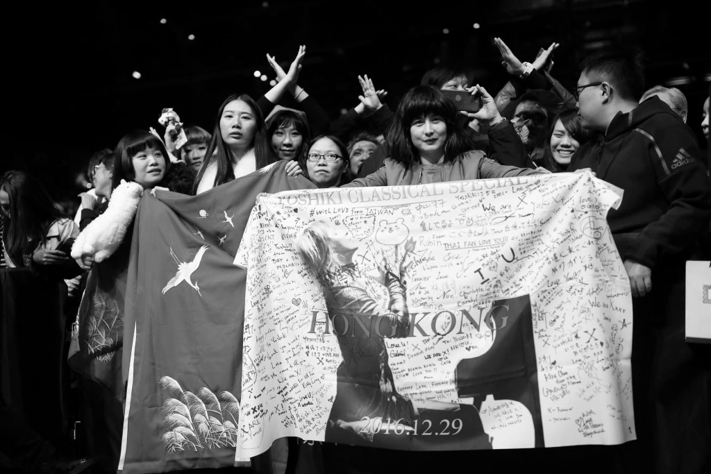 YOSHIKI发文附上他在香港演出的照片。 fb / Yoshiki 