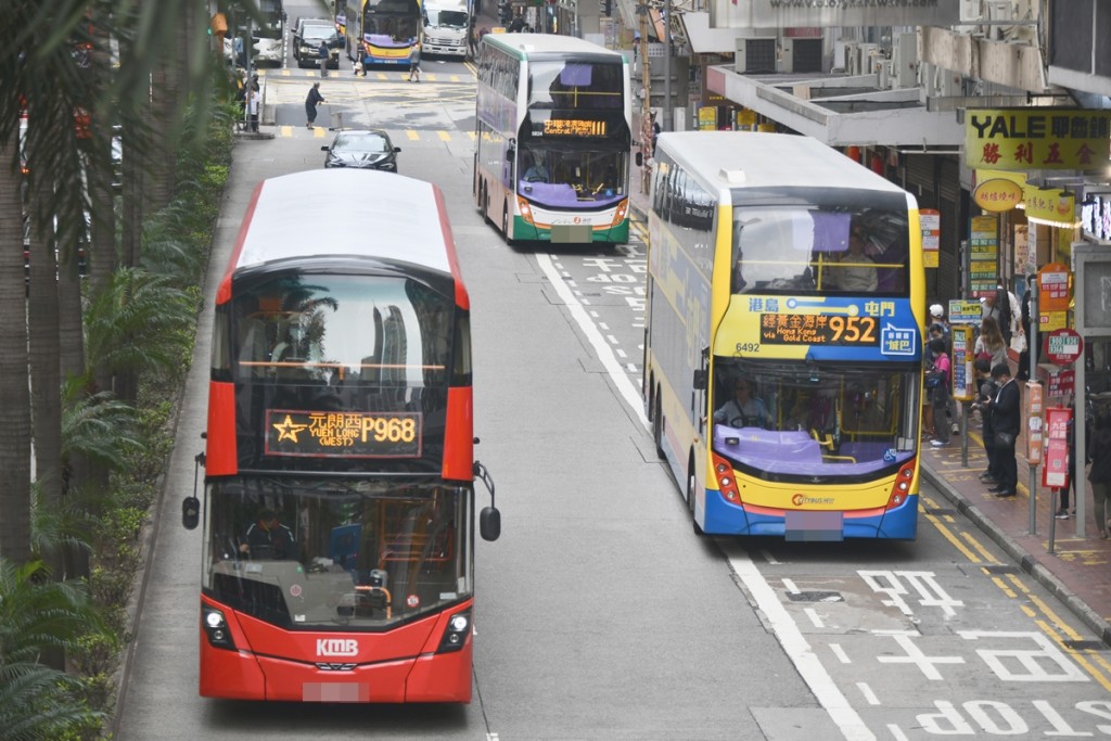 運輸署表示巴士公司陸續在各巴士站、巴士總站及公共運輸交匯處張貼通告。資料圖片
