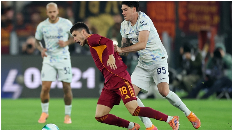 索利（左）已是罗马的新领军人物。REUTERS