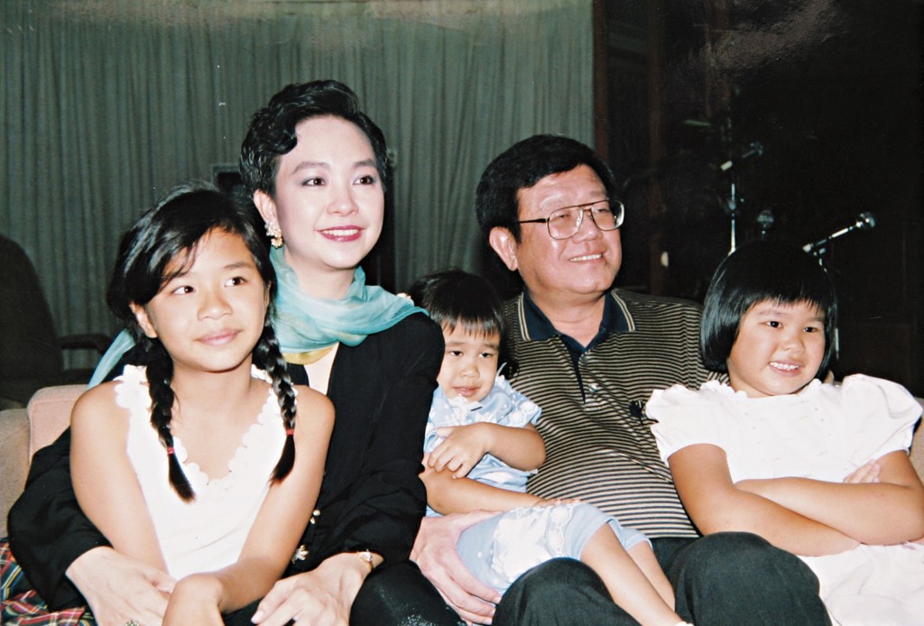 陈秋霞为锺廷森诞下三名女儿。（《东周刊》图片）