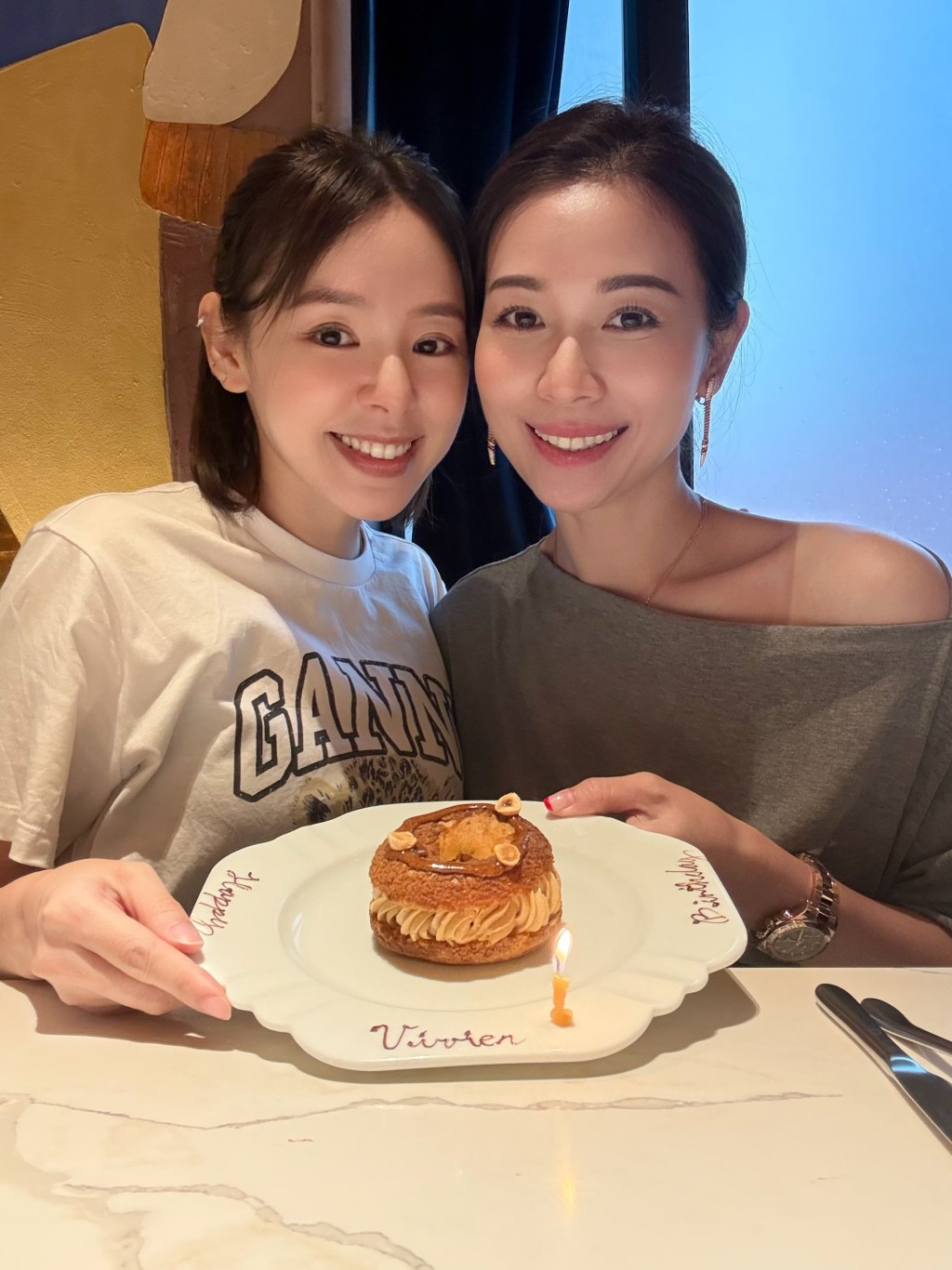 譚凱琪相約相識超過十年的富貴閨密楊秀惠慶祝生日。 譚凱琪相約相識超過十年的富貴閨密楊秀惠慶祝生日。