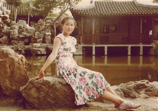 刘嘉玲的少女时期。