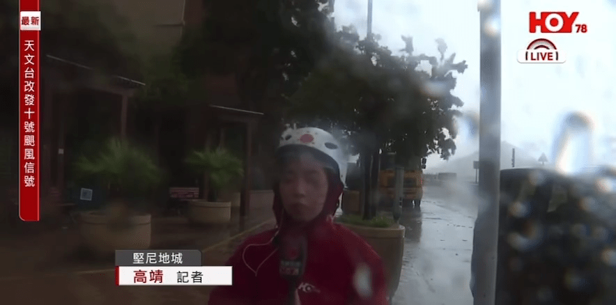 鏡頭濺滿水花 鏡頭濺滿水花
