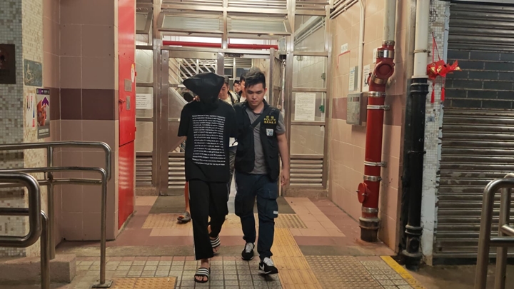 警方拘捕2名少年。