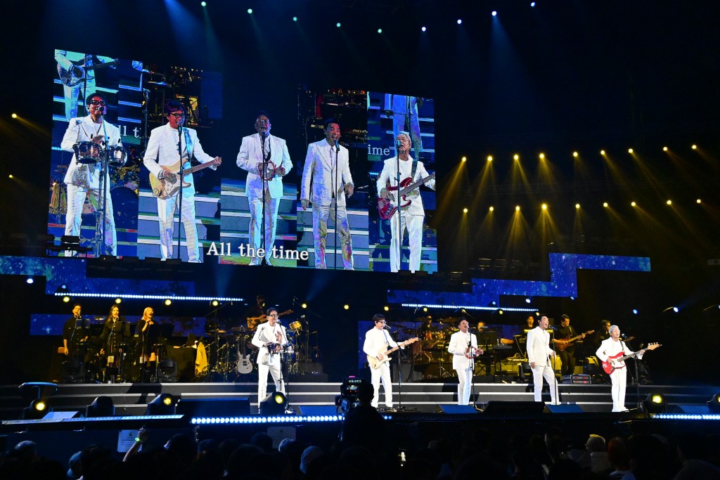 《温拿情不变．说再见 Farewell with Love 演唱会》于去年8月13日在港举行首场。