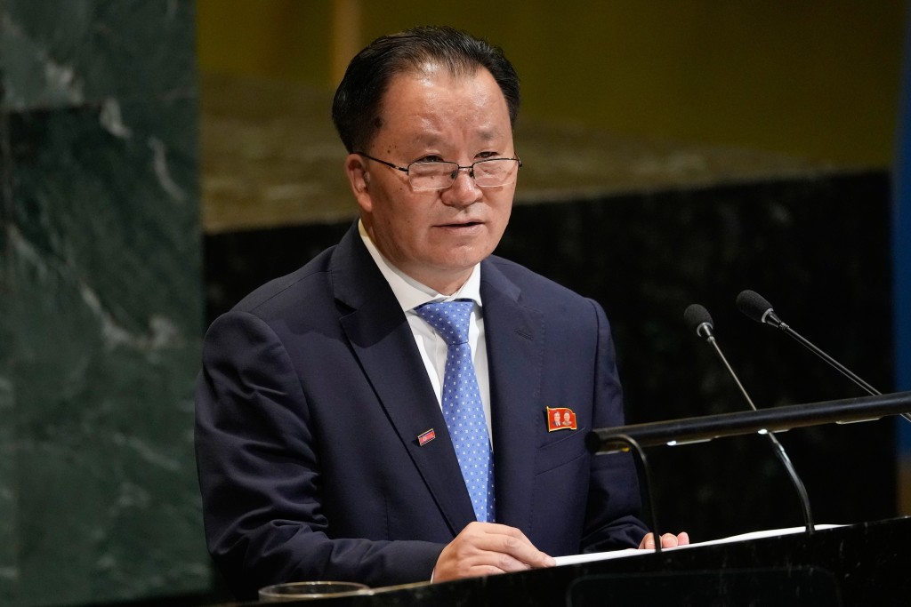 北韓副外相金善敬揚言，絕不放棄核武。美聯社