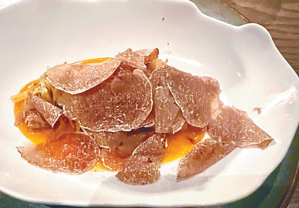 別具一格的白松露past 別具一格的白松露past