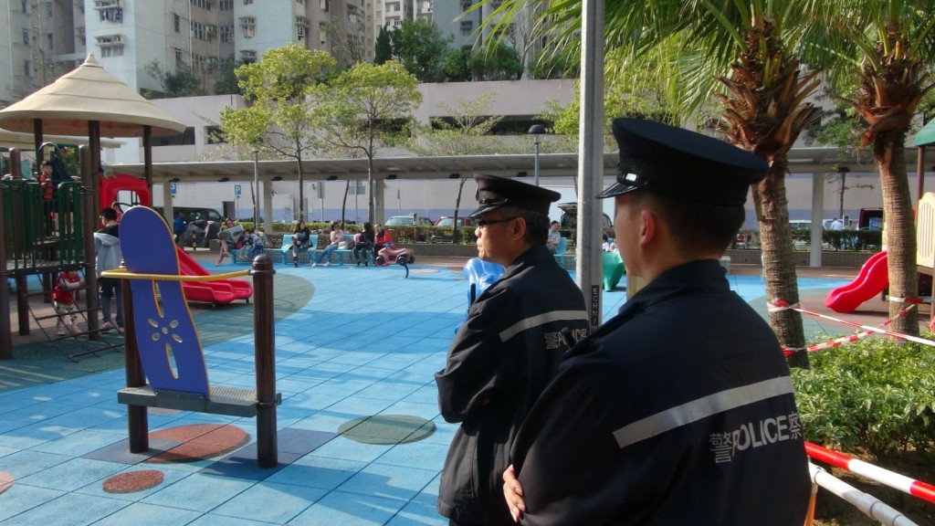 警方加強區內巡邏。林思明攝