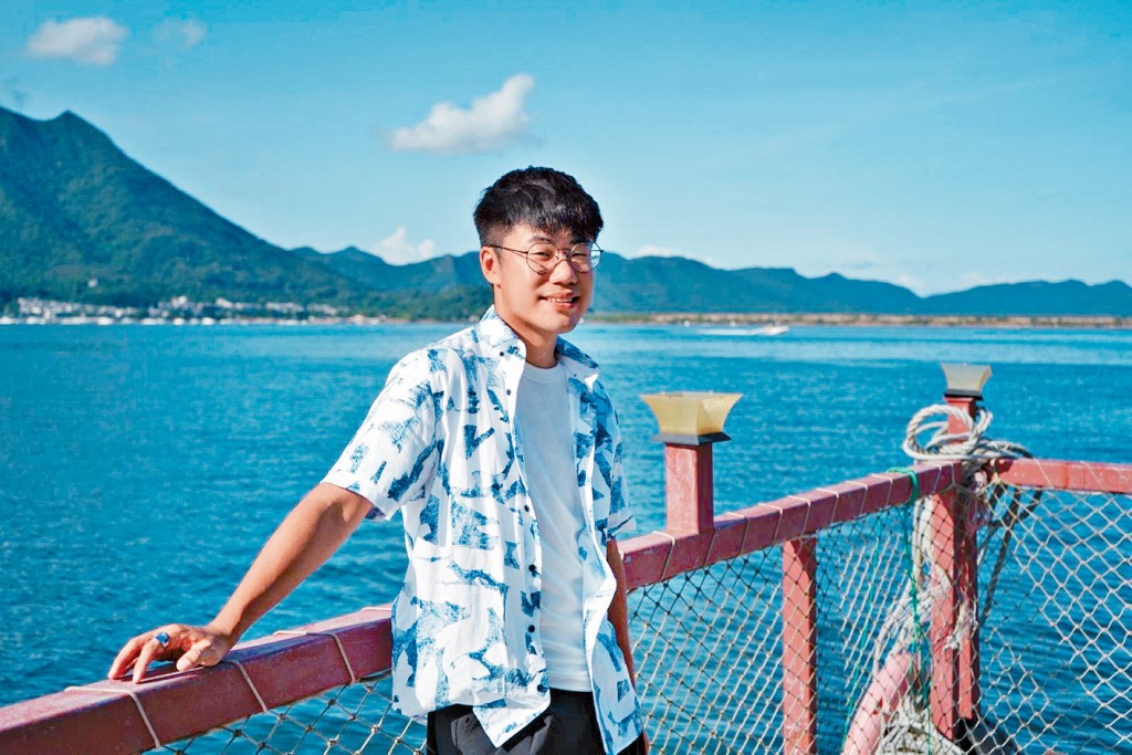 魚類學家黎諾維自小對魚着迷，近日更發表論文，記錄世界新魚種「圓尾長鱸」。