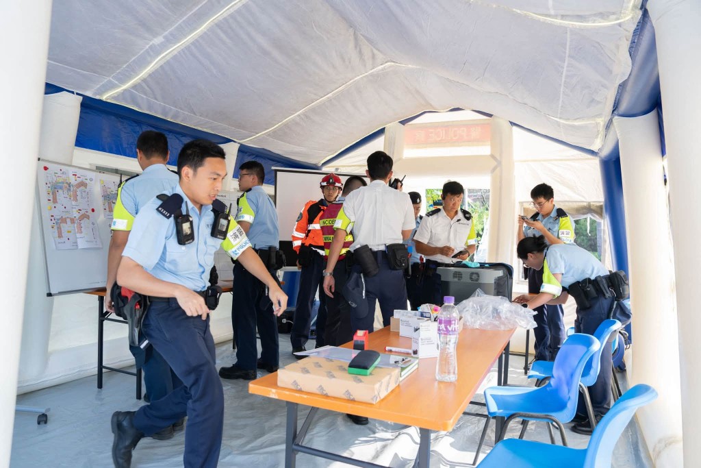 警方等多部門在欣澳及竹篙灣一帶舉行代號「MAILMERGER」的跨部門反恐演習。FB：香港警察
