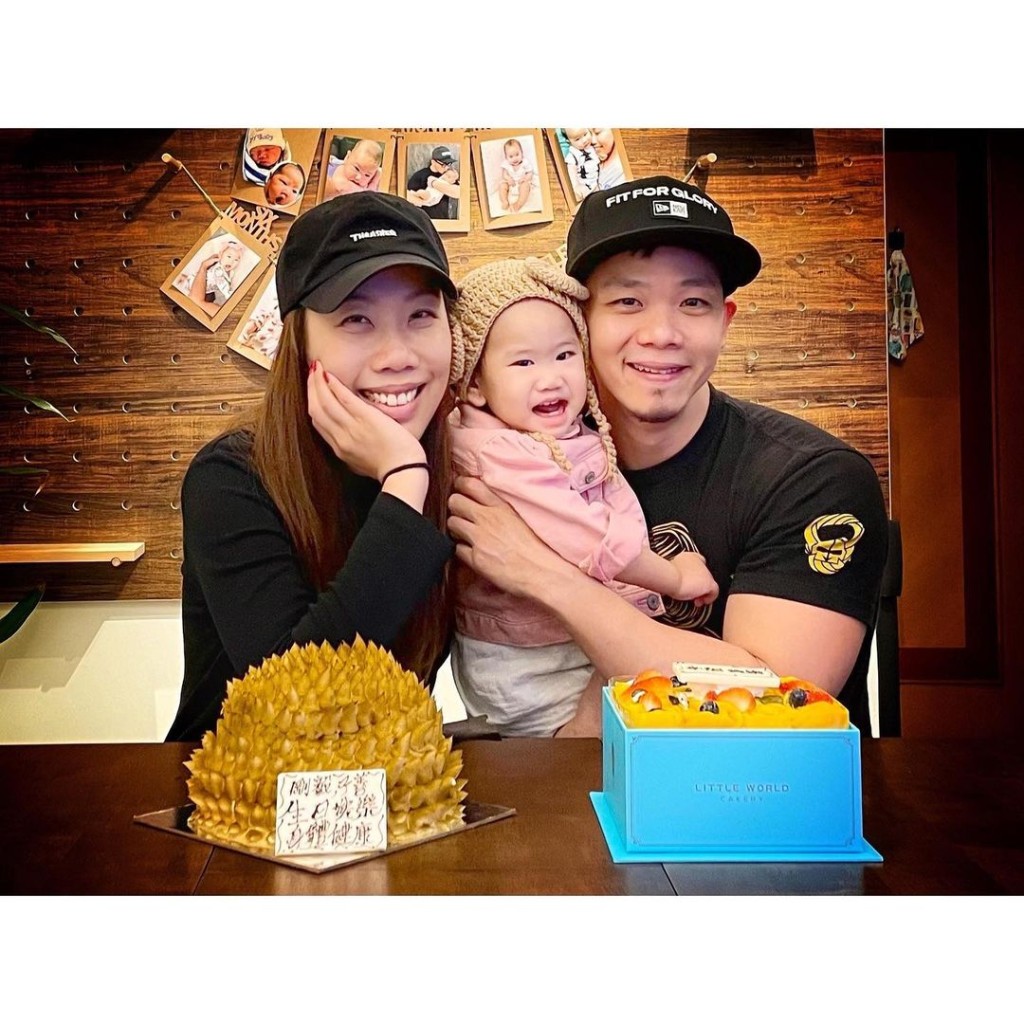 林子善一家三口幸福美滿。