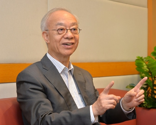 鄔滿海表示,推出「長者安居樂」是他任內最滿意的一項措施。 資料圖片
