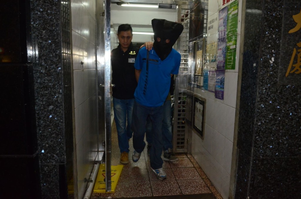 警方拘捕兩名男子。李子平攝