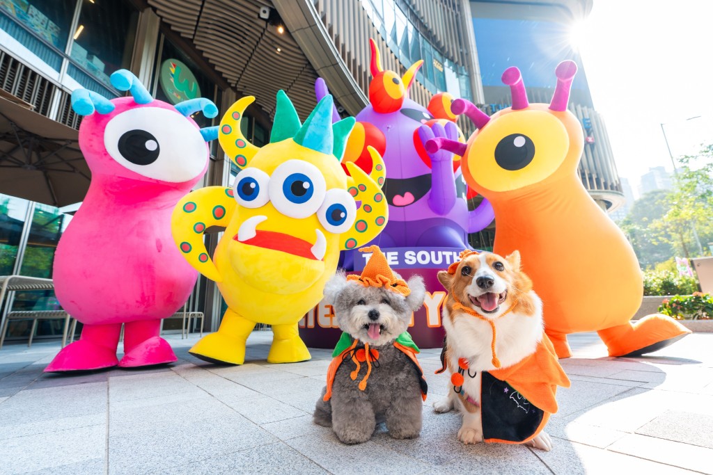 10月19日舉行「Halloween Pawty」百鬼夜行活動,讓寵主及貓狗換上詭趣服飾。 10月19日舉行「Halloween Pawty」百鬼夜行活動,讓寵主及貓狗換上詭趣服飾。