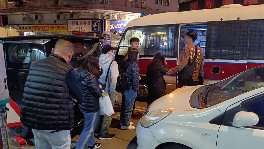 警方拘捕6人。警方提供