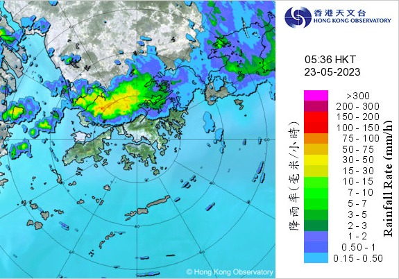 天文台表示，與低壓槽相關的強雷雨區正橫過珠江口一帶。