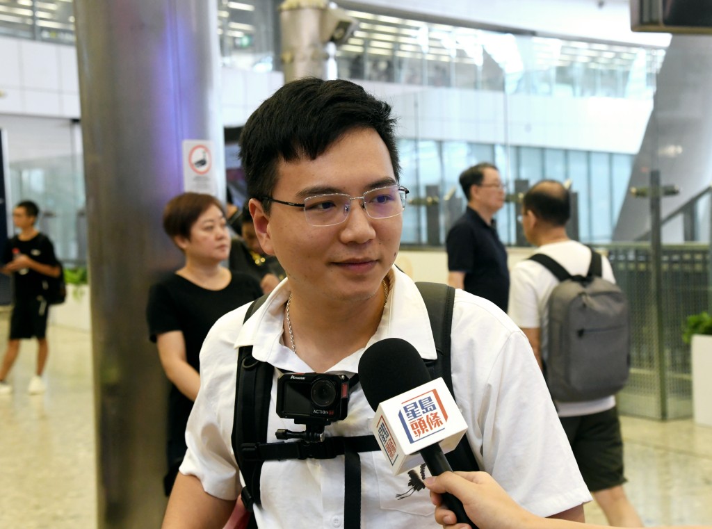 來自福州的陳先生,帶同女朋友來港旅遊八天。何健勇攝 來自福州的陳先生,帶同女朋友來港旅遊八天。何健勇攝