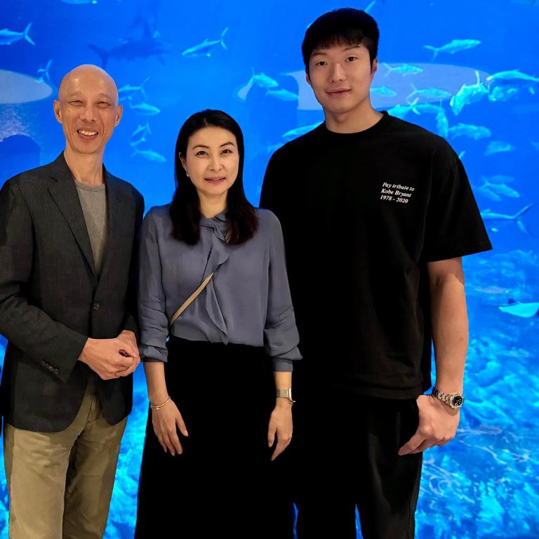 黃錦星與奧運冠軍郭晶晶（中）及張家朗（右）同為「海洋公園保育基金大使」。