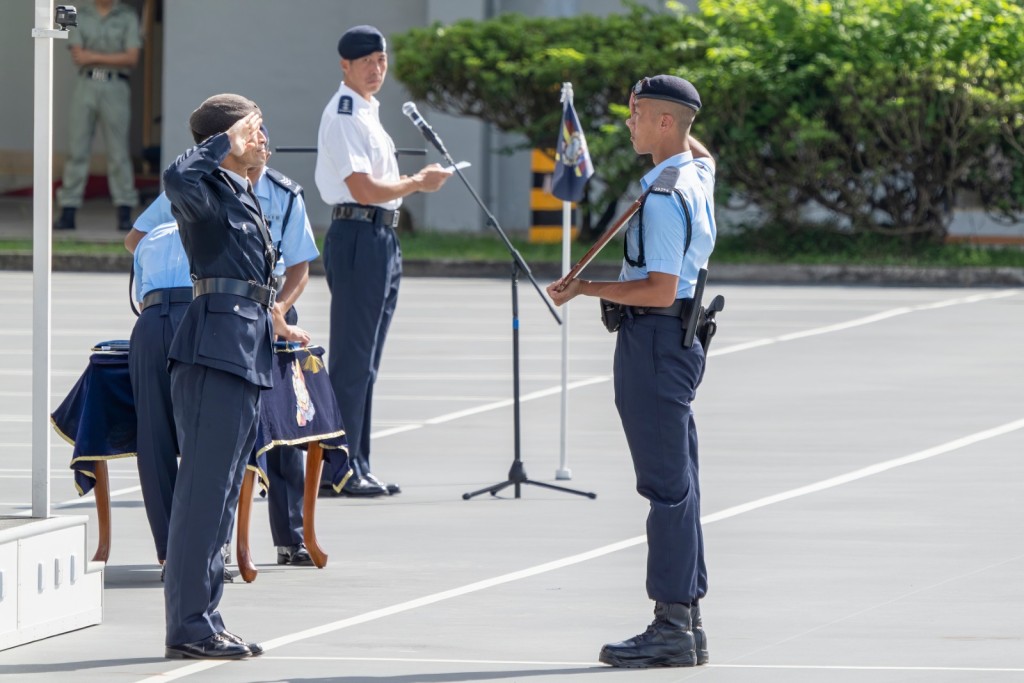 林欣霆於2020年的機動部隊結業會操榮獲大隊最佳警員。受訪者提供 