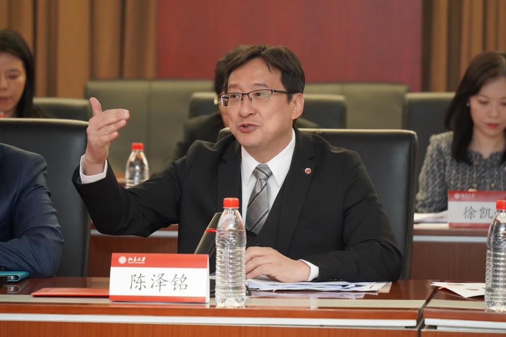 陈泽铭拜访北京大学及人民大学法学院。香港律师会facebook图片