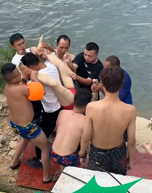 楊林受傷後仍試圖救人，中途體力不支溺斃。抖音
