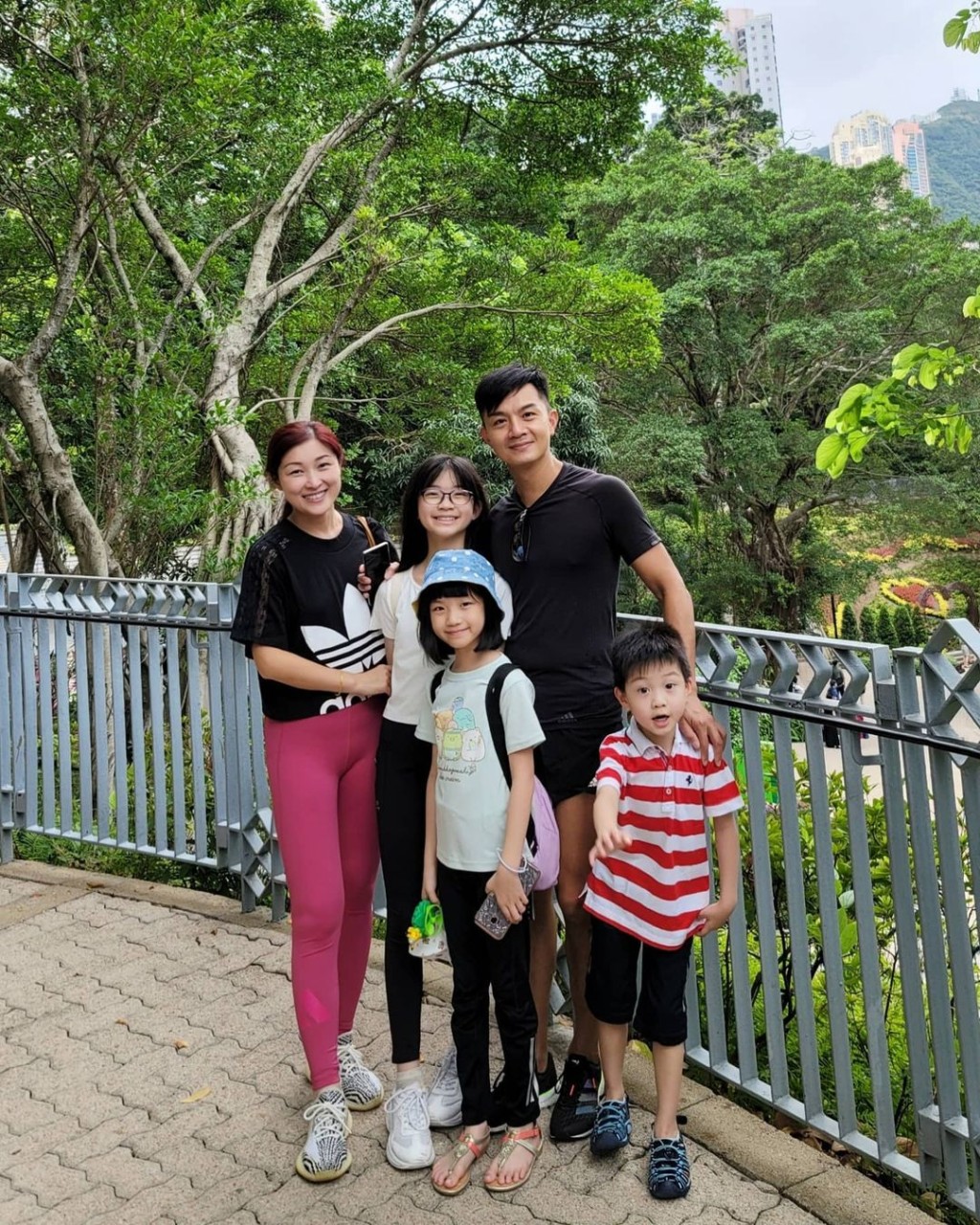 陳琪有兩女一子，已經歷完四圍找學校的階段。