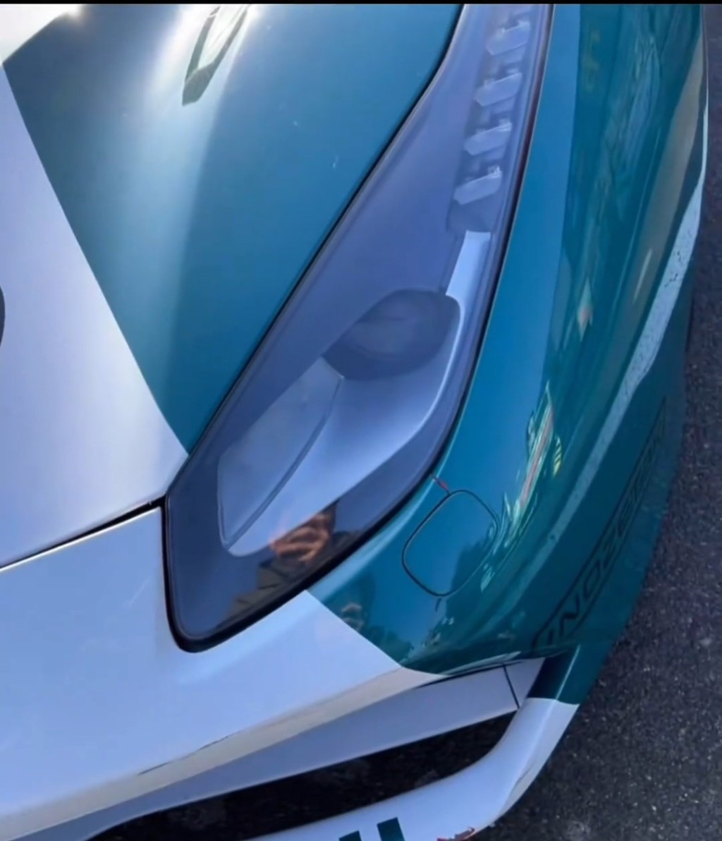 涉事法拉利。抖音@vvxln