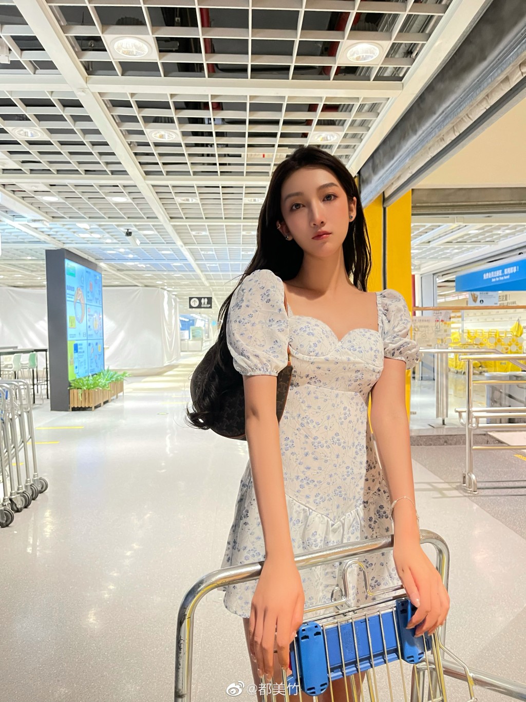 大陸網紅都美竹出面控訴吳亦凡拐騙多名女子。