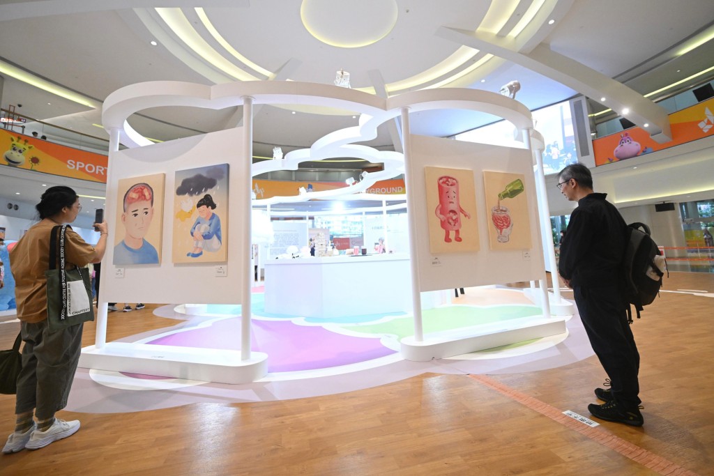 「賽馬會耆智園25週年呈獻：觸．動．記憶體驗館」展覽讓公眾透過各項互動體驗活動，認識更多有關腦退化症的知識和風險因素。馬會提供