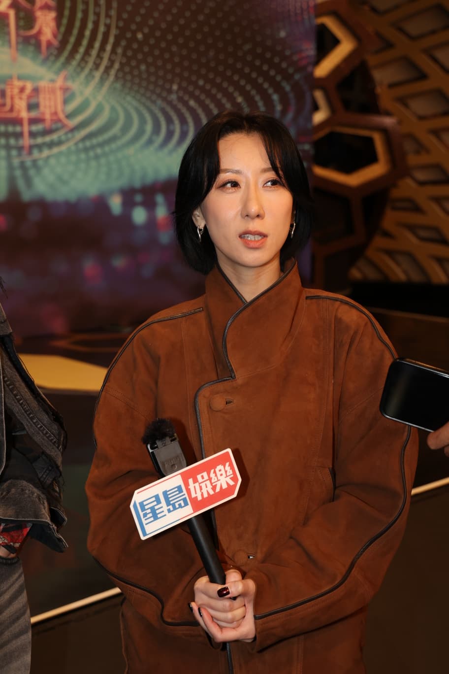 泳兒提醒柯雨霏戒「諗樣」,要專注比賽。 泳兒提醒柯雨霏戒「諗樣」,要專注比賽。