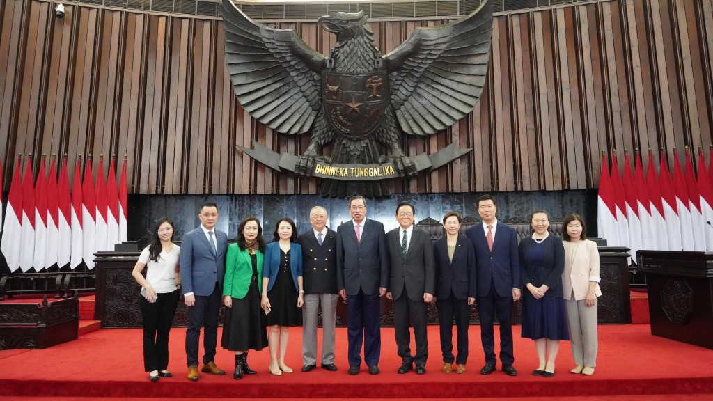 立法會考察團到訪印尼國會。梁君彥fb 