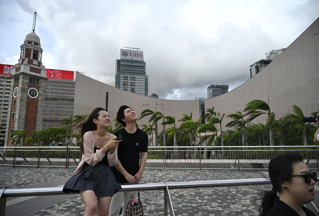 隨後有較大機會進入南海,但其路徑及強度存在變數。 隨後有較大機會進入南海,但其路徑及強度存在變數。