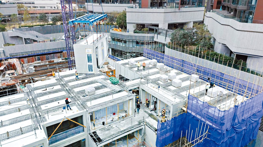 组装合成技术以「先装后嵌」概念，提升工地生产力。