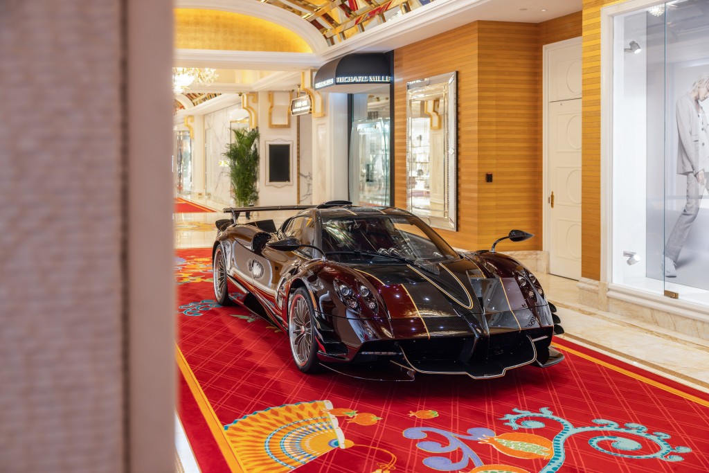 2024 Wynn Signature Hypercar Exhibition夢幻超跑展：Pagani Huayra Roadster BC