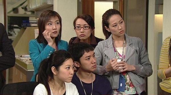 夏竹欣演藝路浮浮沉沉,直至2007年參演《同事三分親》令人有印象,她後來於2015年離開TVB。 夏竹欣演藝路浮浮沉沉,直至2007年參演《同事三分親》令人有印象,她後來於2015年離開TVB。