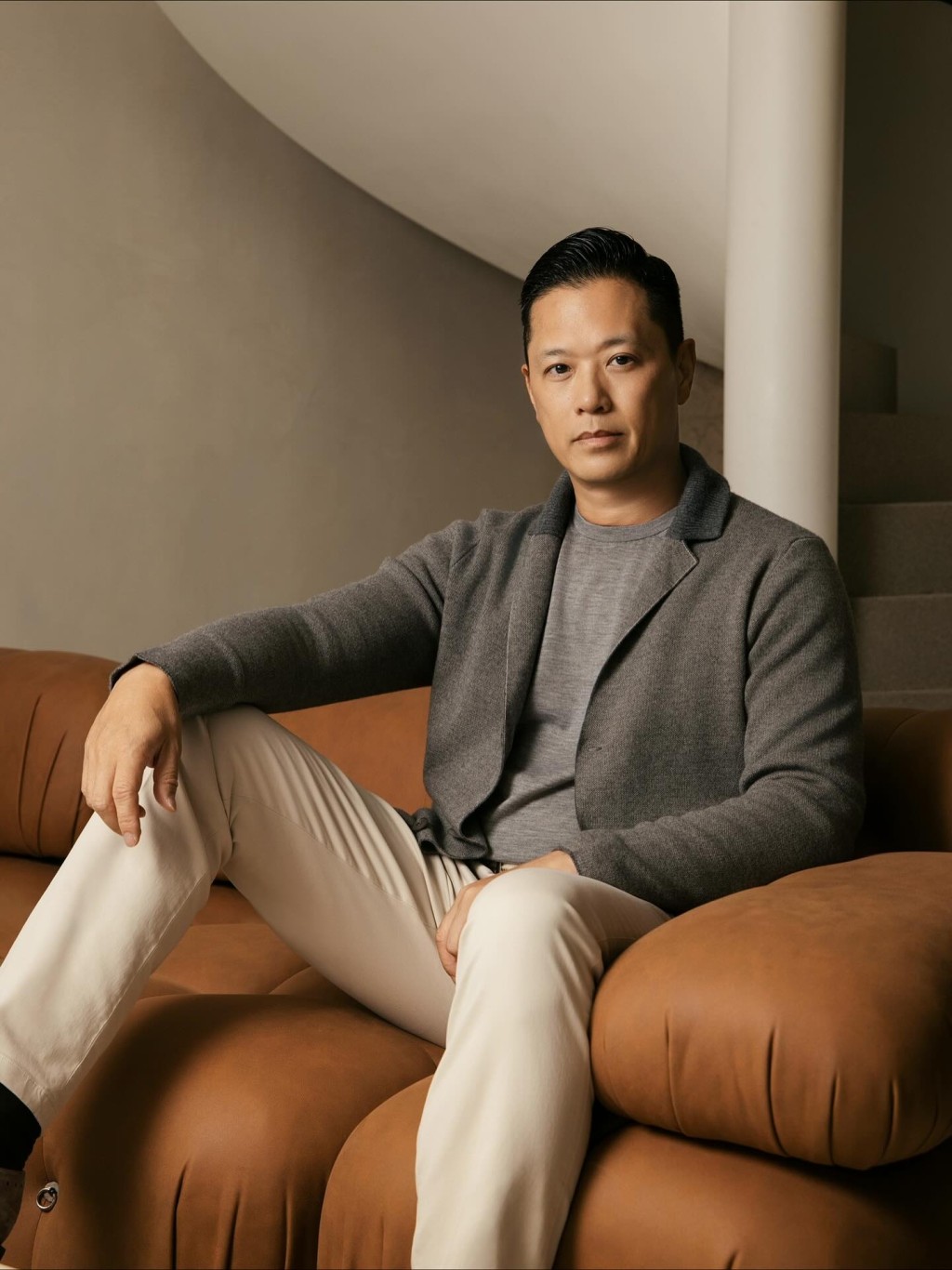 胡杏兒老公李乘德早前捲入「夜場擁抱事件」風波。 胡杏兒老公李乘德早前捲入「夜場擁抱事件」風波。