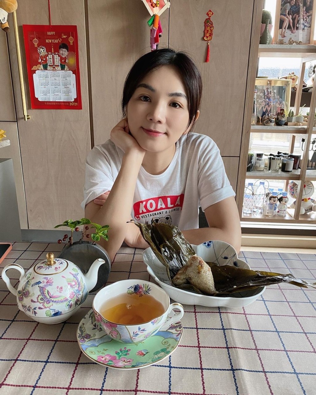 Ella都有食糉應節。