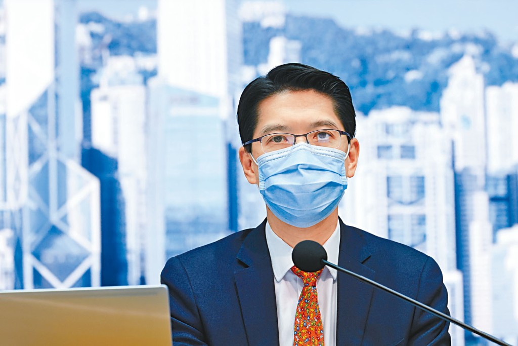 醫管局總行政經理劉家獻表示,病徵輕微的新冠病人可居家隔離。