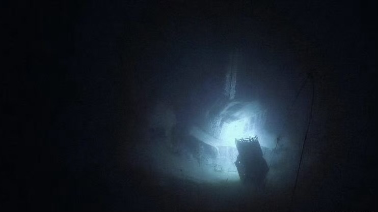 “照月号”被发现时10公分连装高角炮仍指向天空。 nautiluslive.org “照月号”被发现时10公分连装高角炮仍指向天空。 nautiluslive.org