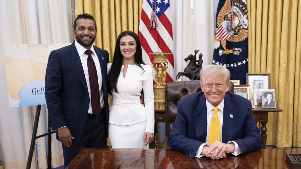 今年2月底，女友威爾金斯進入白宮見證帕特爾宣誓就任FBI局長，並與特朗普合照。 fb / Alexis Wilkins