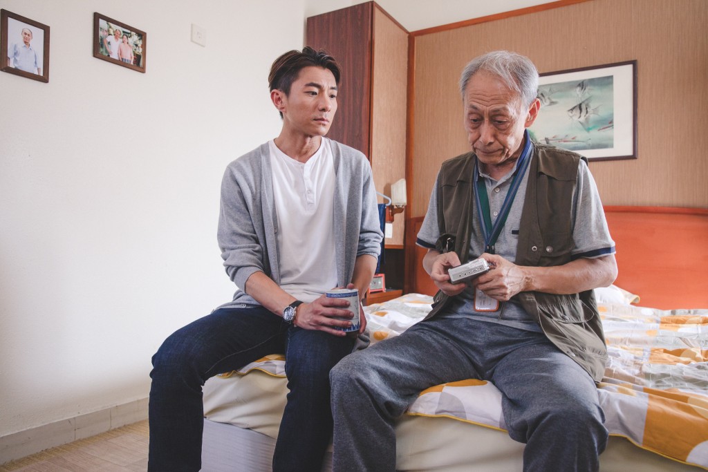 戲中Endy跟早前離世的黃樹棠飾演父子,他慶幸能跟前輩合作,是個難忘又愉快的回憶。
