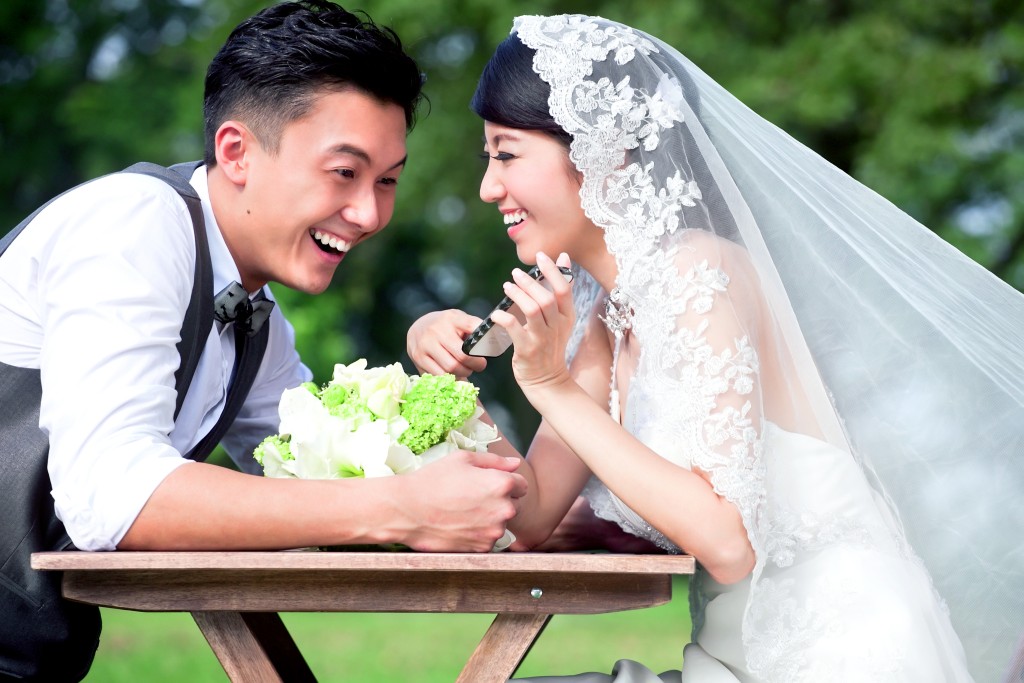 陳自瑤與王浩信於2011年結婚。