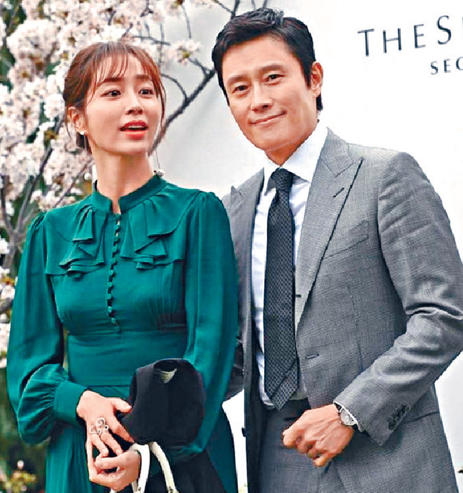 ■李秉憲和太太李敏貞先後收到陽性檢測報告。
