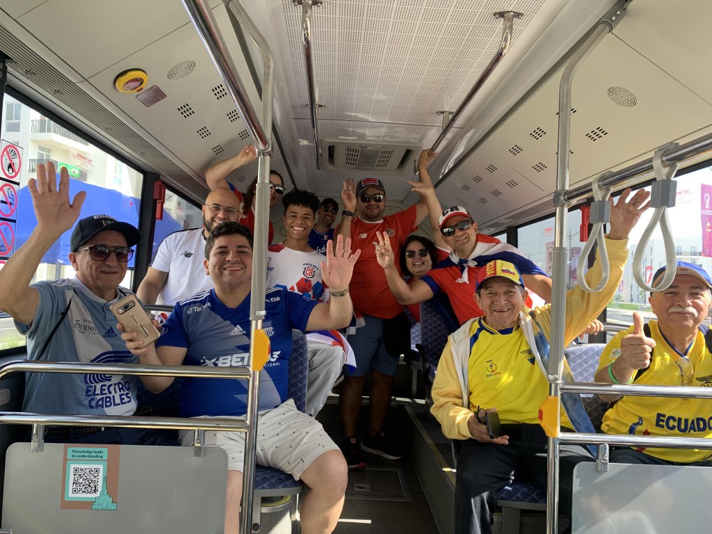 哥斯達黎加球迷結伴支持愛隊。