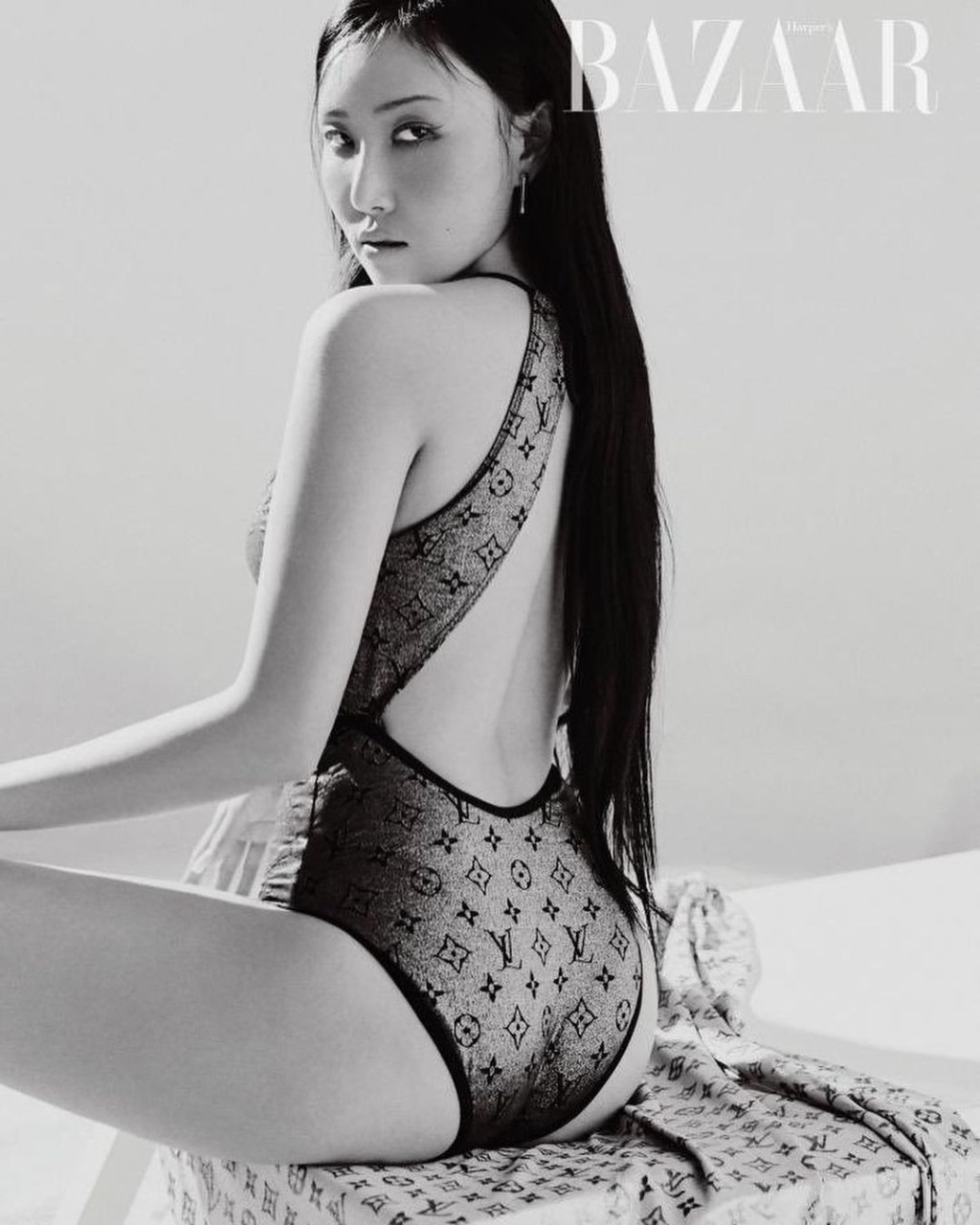 若隱若現好「股」惑呀!(來源:Harper's Bazaar)