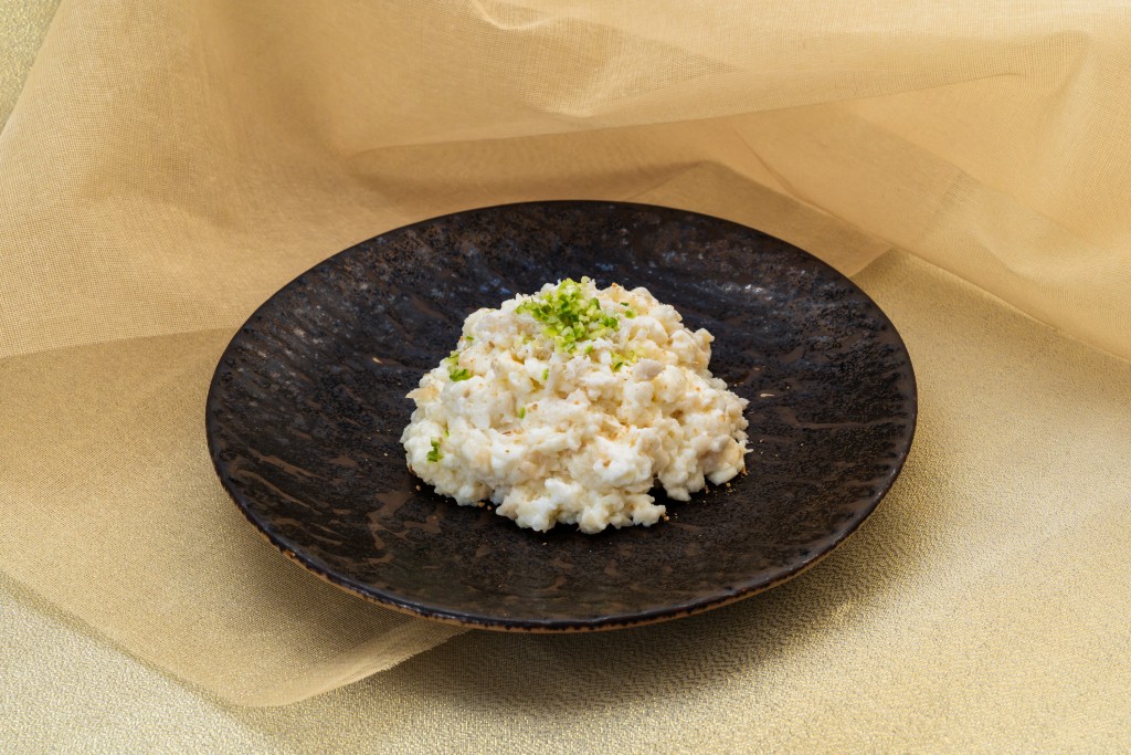 (Level 6) 金腿魚茸炒鮮奶。 (Level 6) 金腿魚茸炒鮮奶。