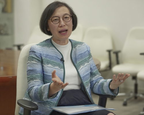 陳肇始說,政府需要與公眾重建互信。 資料圖片