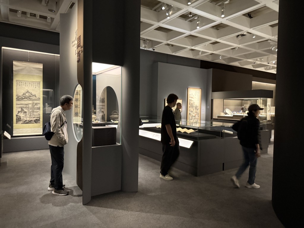 巿民可免費參觀藝術館內的展品。 巿民可免費參觀藝術館內的展品。